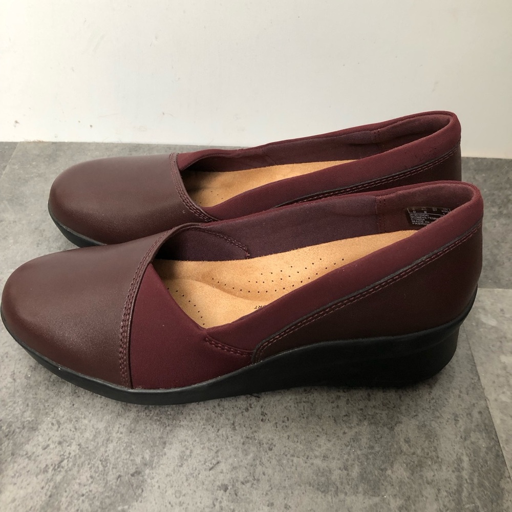 Clarks Suttyn Walk slip-on wedges size 6.5